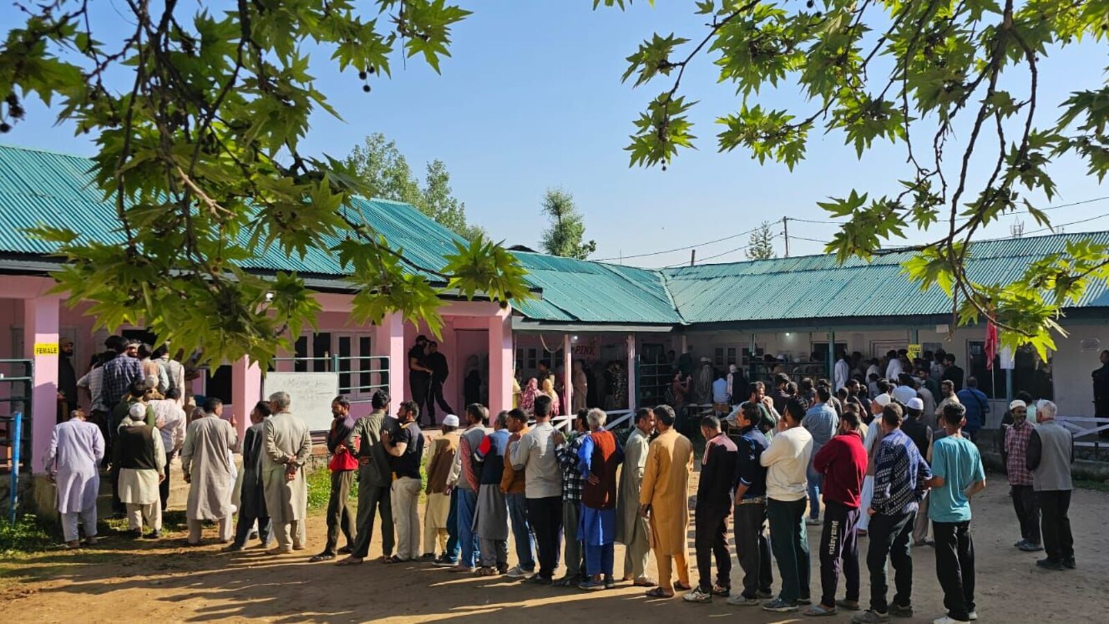 Kashmir News: After highest voter turnout in Srinagar, will Baramulla break 1996 record in fifth phase polling today?